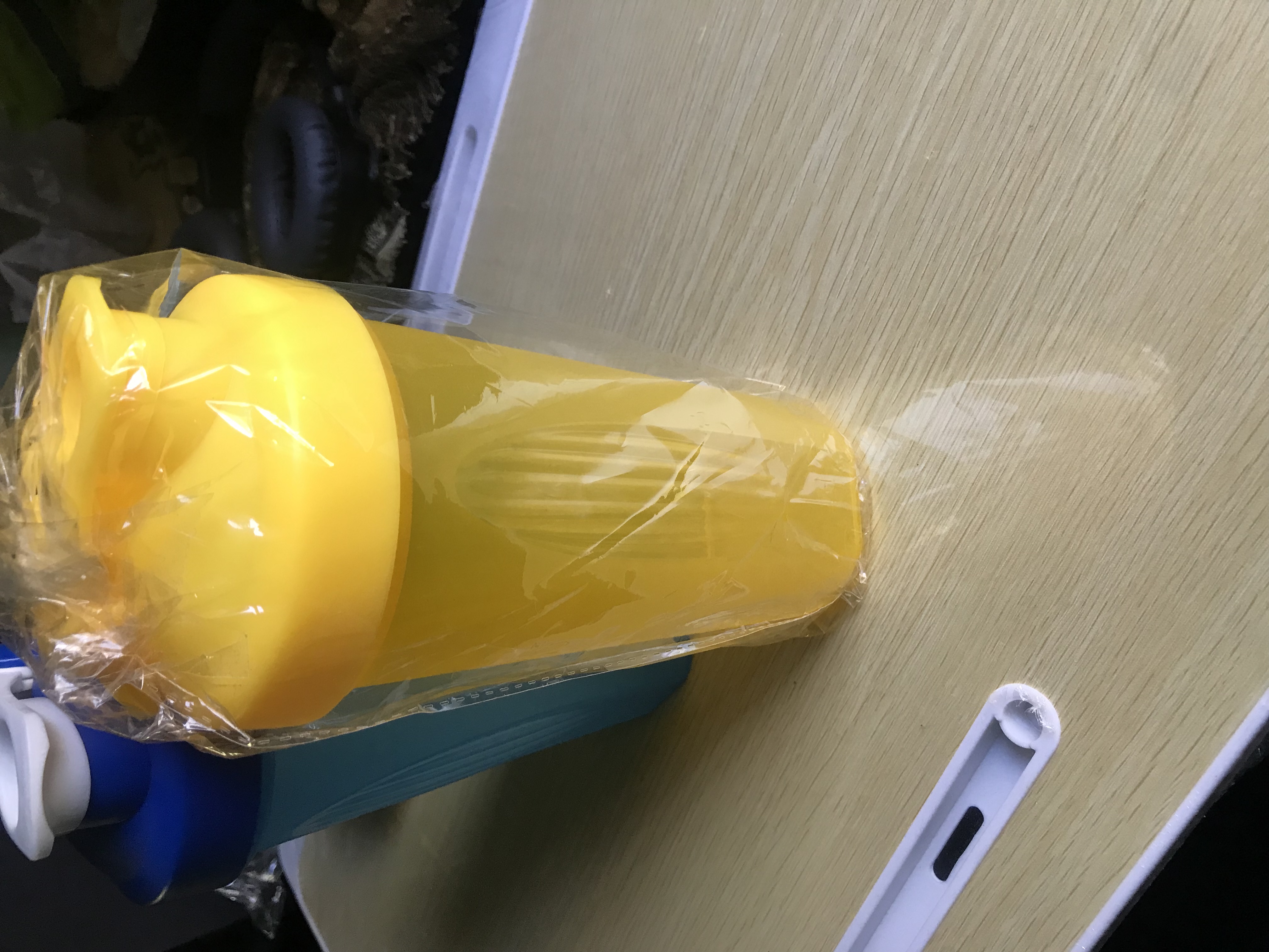 Botella Mezcladora Deportiva con Tapa Hermética